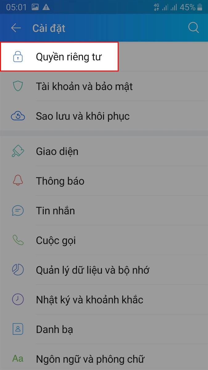 Chọn Quyền riêng tư trong phần Cài đặt